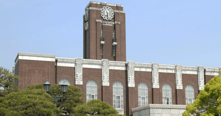 京都大学時計台写真