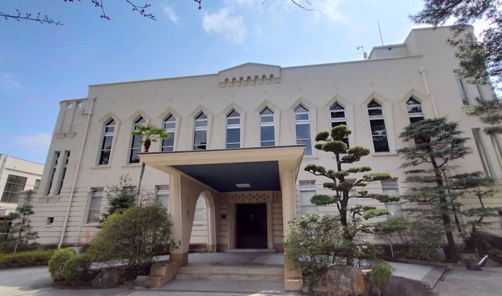 灘高校正門写真